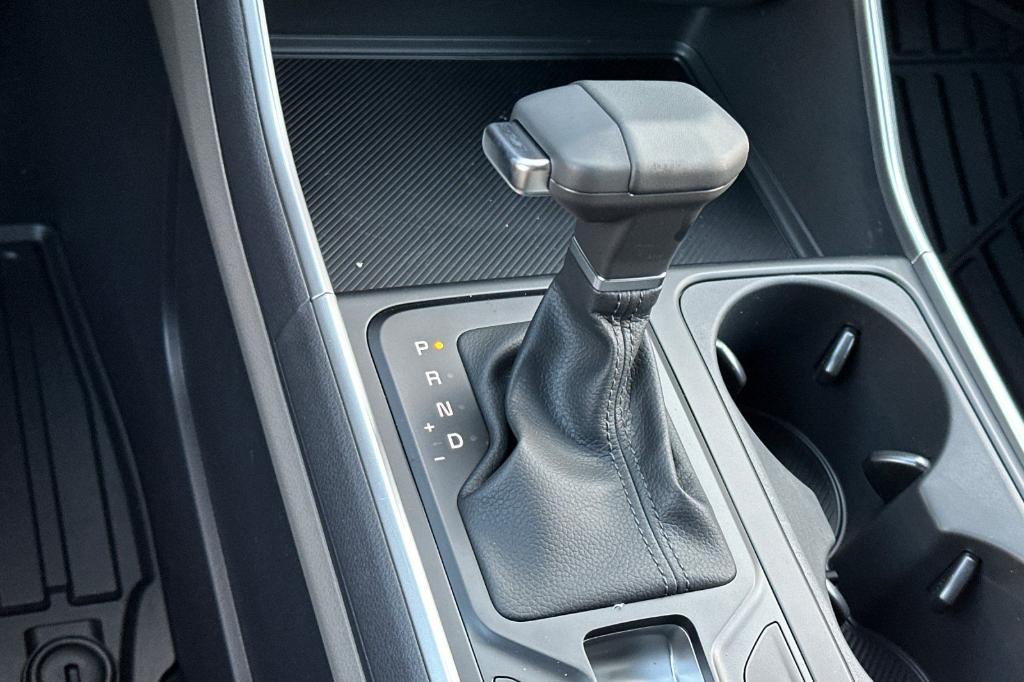 new 2026 Kia Carnival car, priced at $39,145