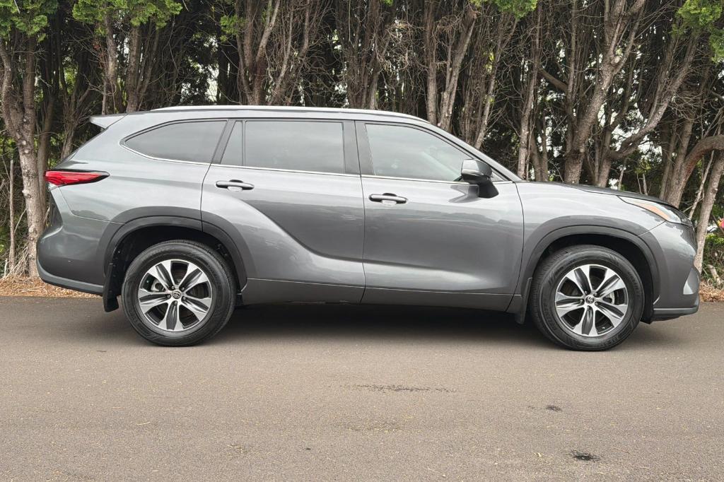 used 2021 Toyota Highlander car, priced at $29,138