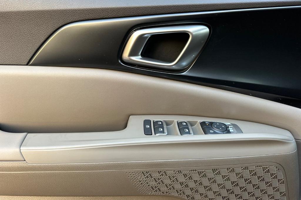 new 2026 Kia Carnival Hybrid car, priced at $41,095