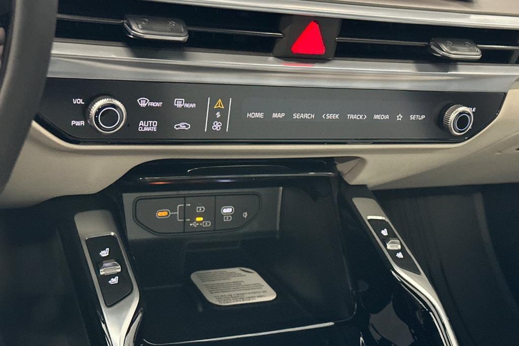 new 2026 Kia Sorento Plug-In Hybrid car, priced at $55,295