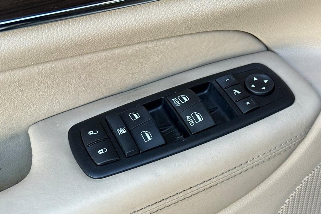 used 2015 Jeep Grand Cherokee car, priced at $19,138