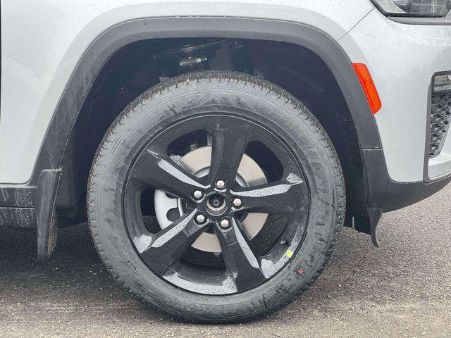 new 2026 Jeep Grand Cherokee car, priced at $50,105