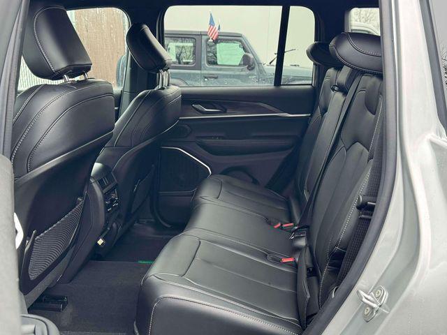 new 2026 Jeep Grand Cherokee car, priced at $44,605
