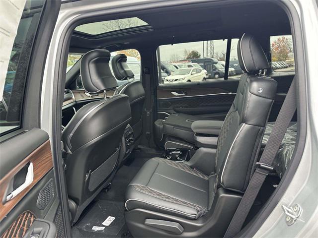 new 2025 Jeep Grand Cherokee L car, priced at $60,080