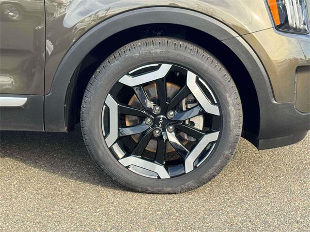 used 2025 Kia Telluride car, priced at $39,129