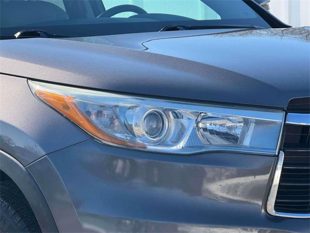 used 2016 Toyota Highlander car, priced at $18,991