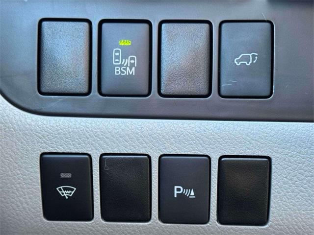 used 2016 Toyota Highlander car, priced at $18,991