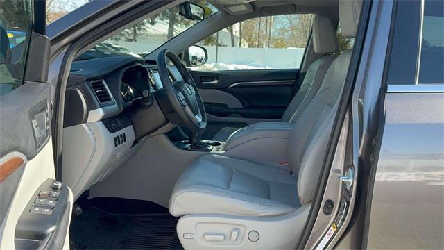 used 2016 Toyota Highlander car, priced at $18,991