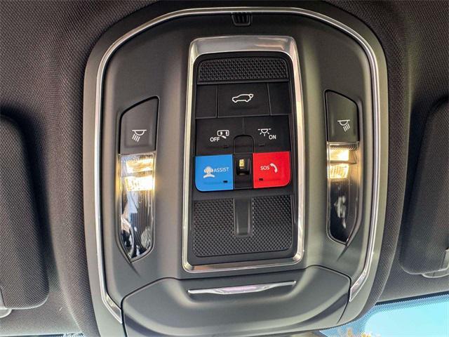 new 2025 Jeep Grand Cherokee car, priced at $47,650