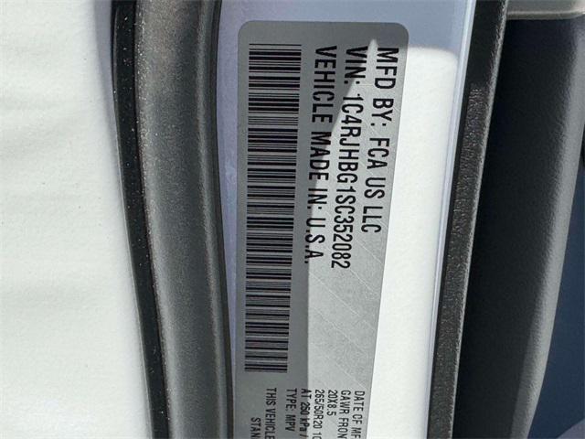 new 2025 Jeep Grand Cherokee car, priced at $47,650