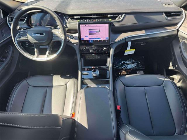 new 2025 Jeep Grand Cherokee car, priced at $47,650