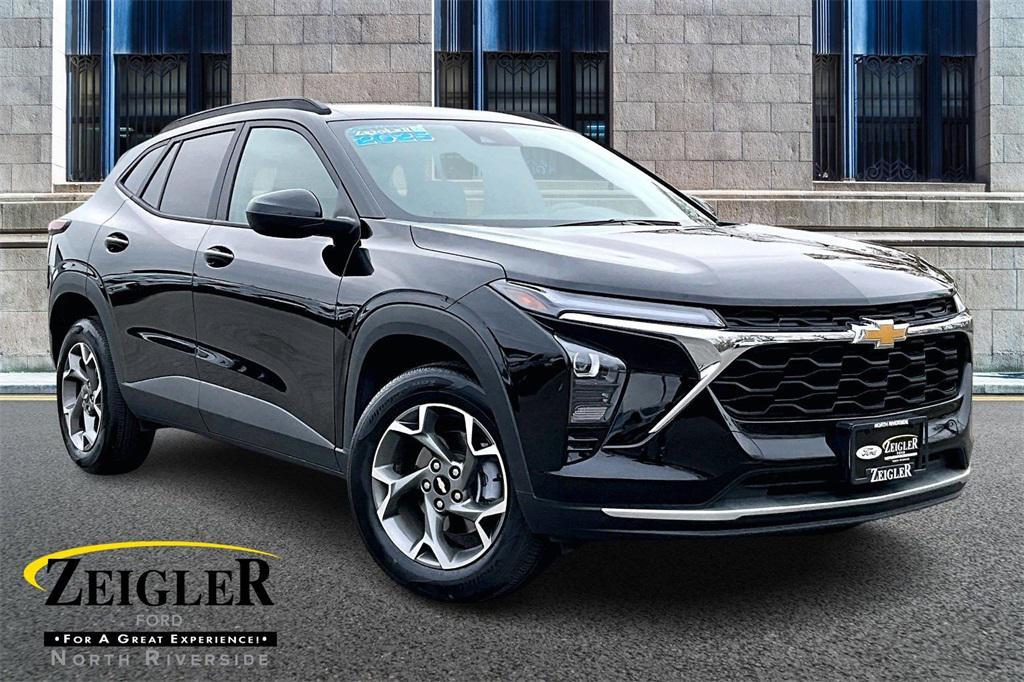 used 2025 Chevrolet Trax car, priced at $22,594