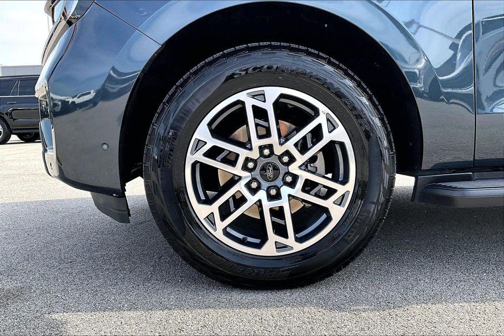 used 2025 Ford Expedition car, priced at $57,407