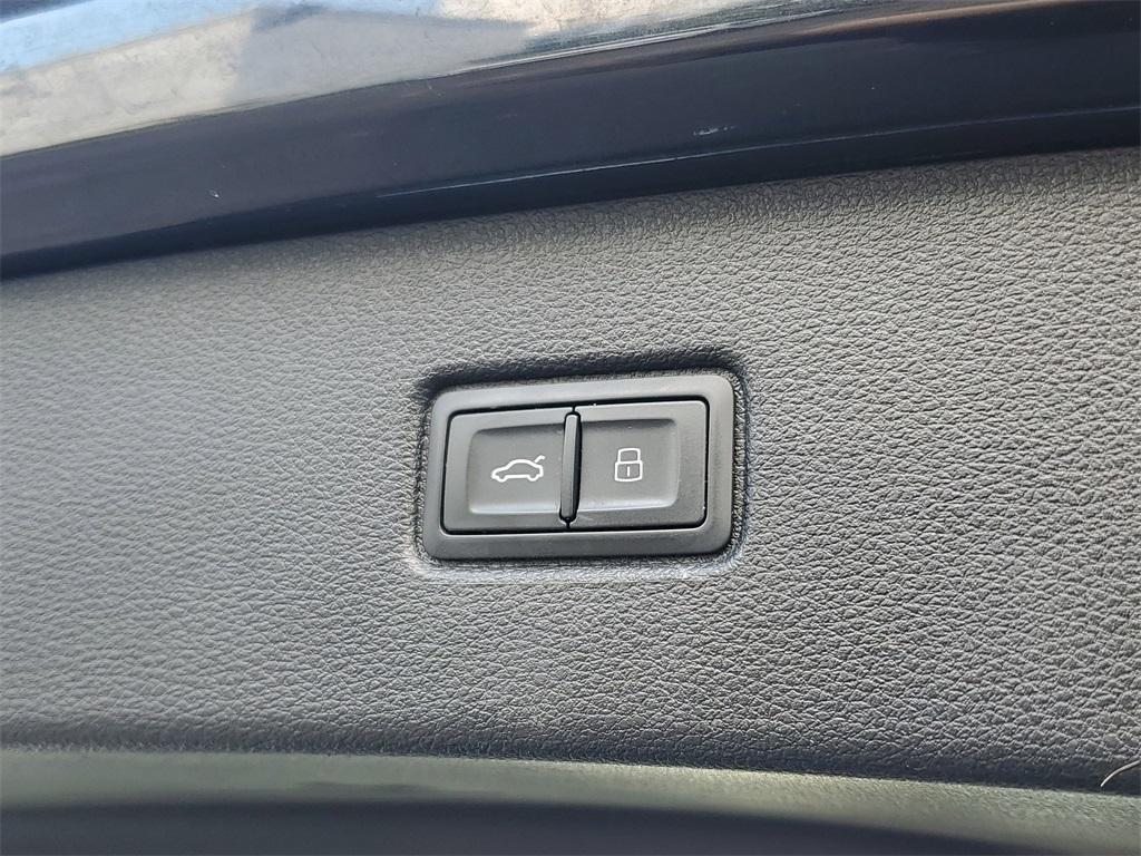 used 2019 Audi Q7 car, priced at $19,299