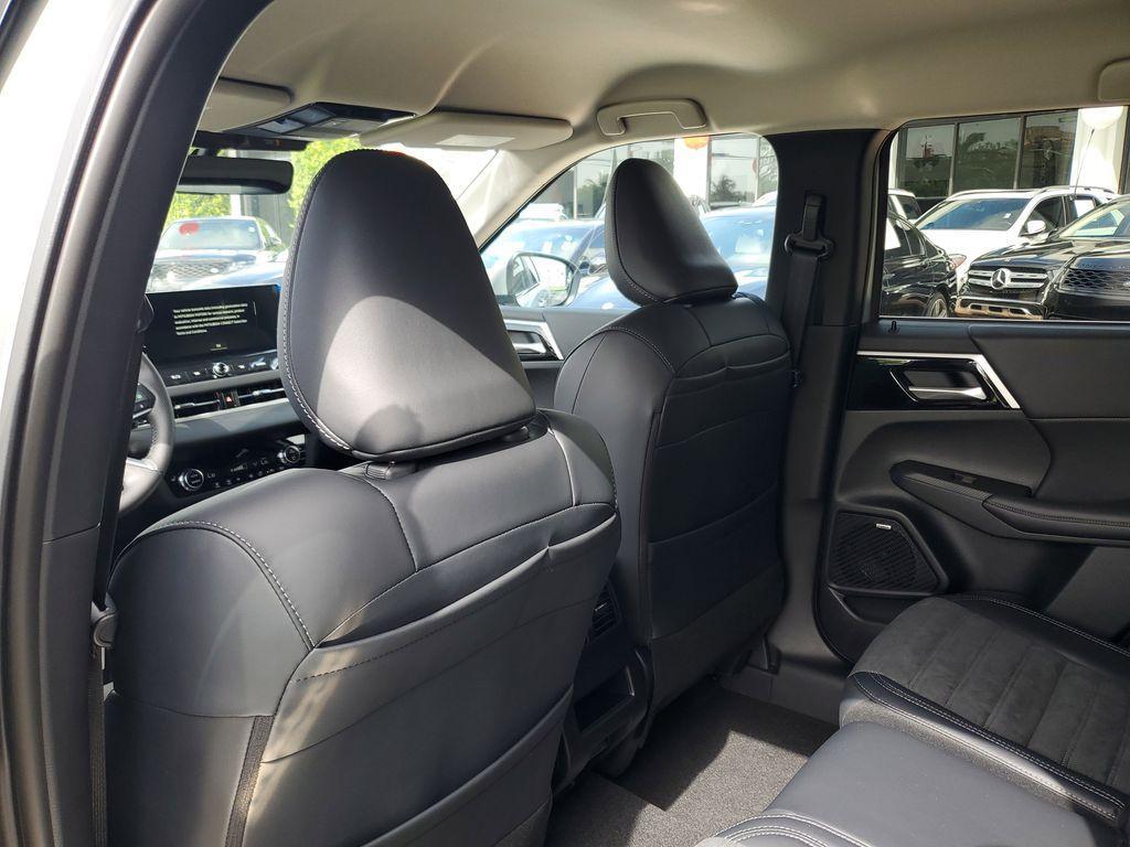 new 2025 Mitsubishi Outlander car, priced at $31,995