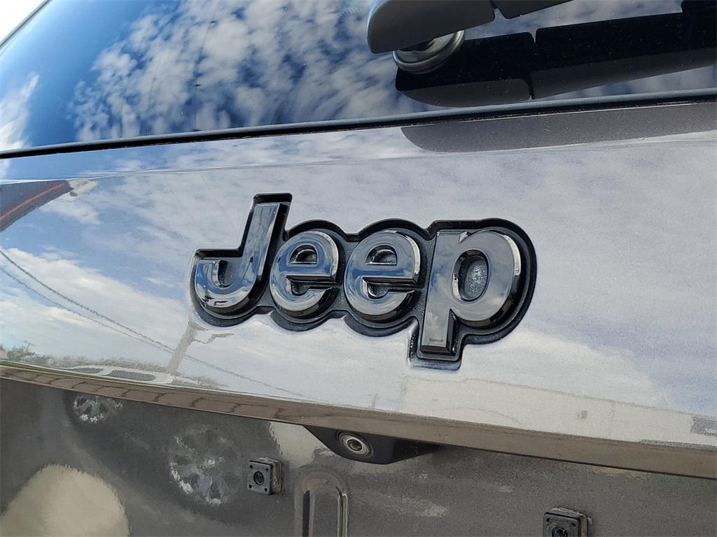 used 2017 Jeep Grand Cherokee car, priced at $16,699