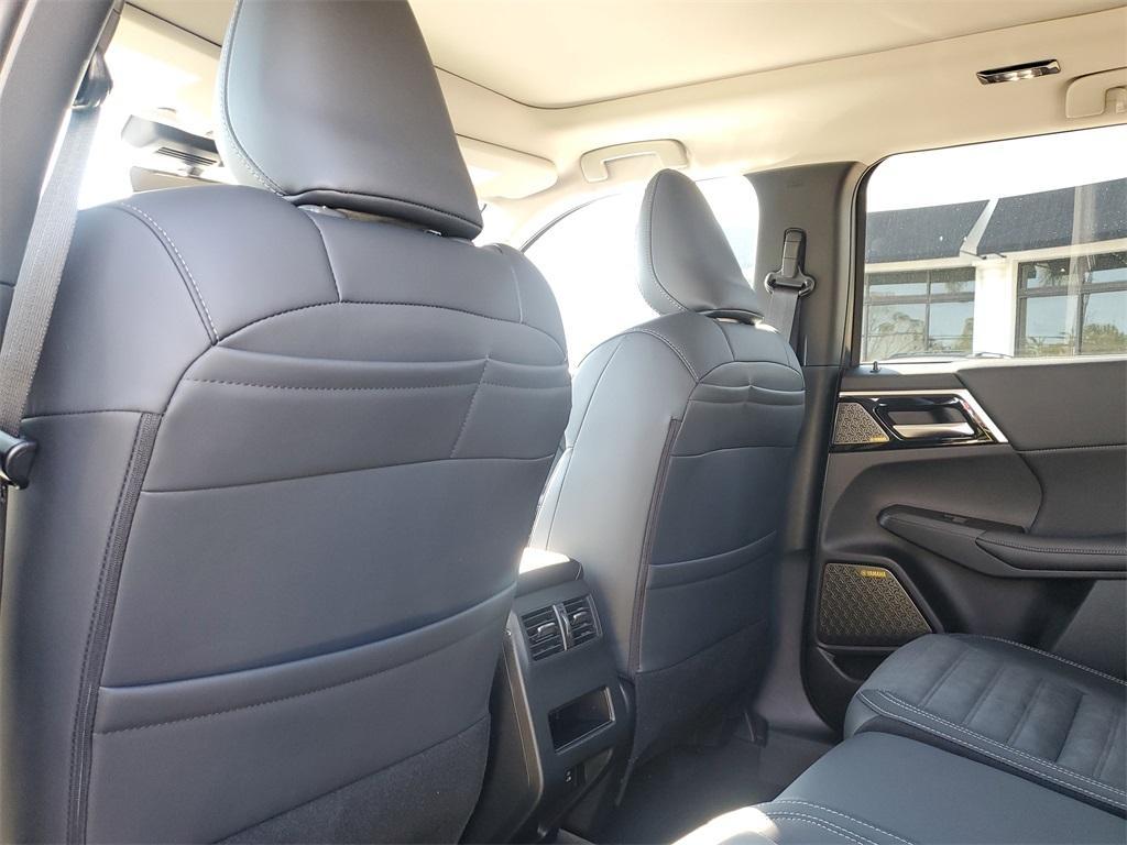 new 2026 Mitsubishi Outlander car, priced at $33,499