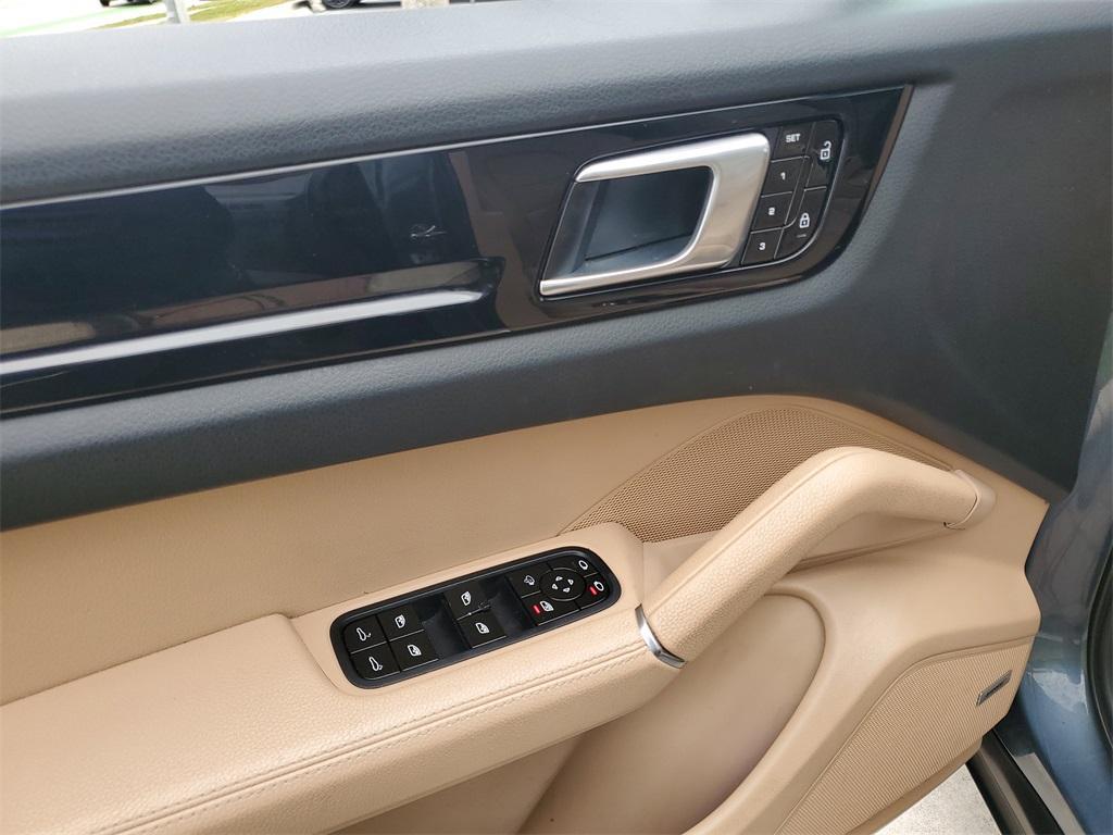 used 2019 Porsche Cayenne car, priced at $32,999