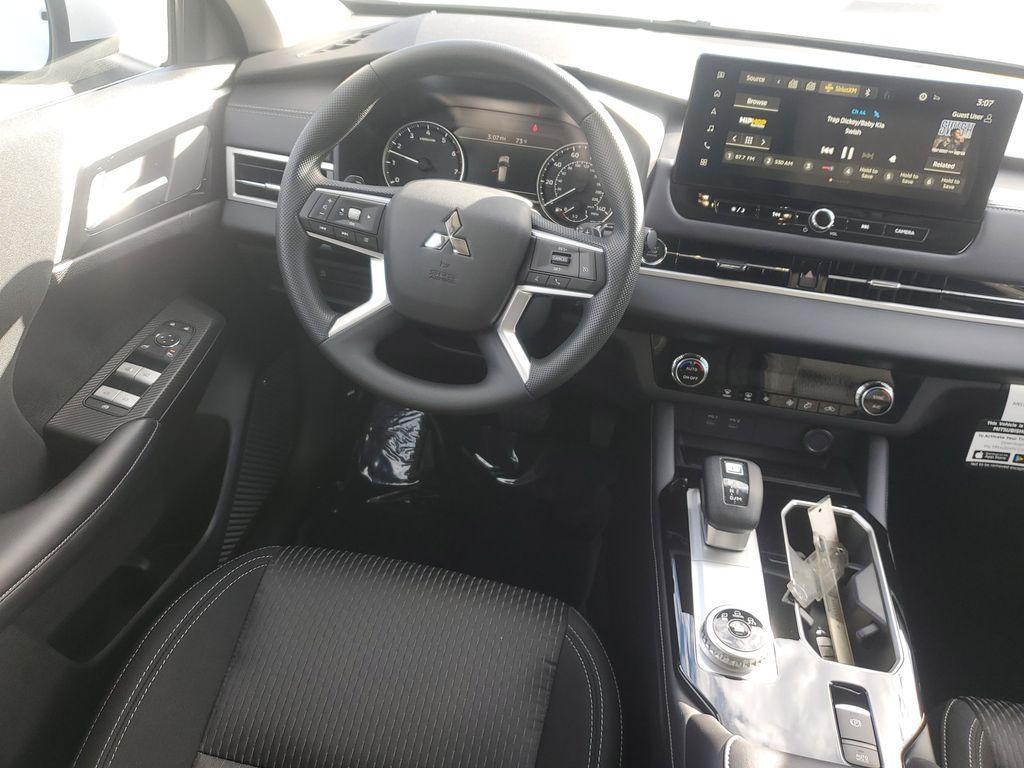 new 2026 Mitsubishi Outlander car, priced at $28,995
