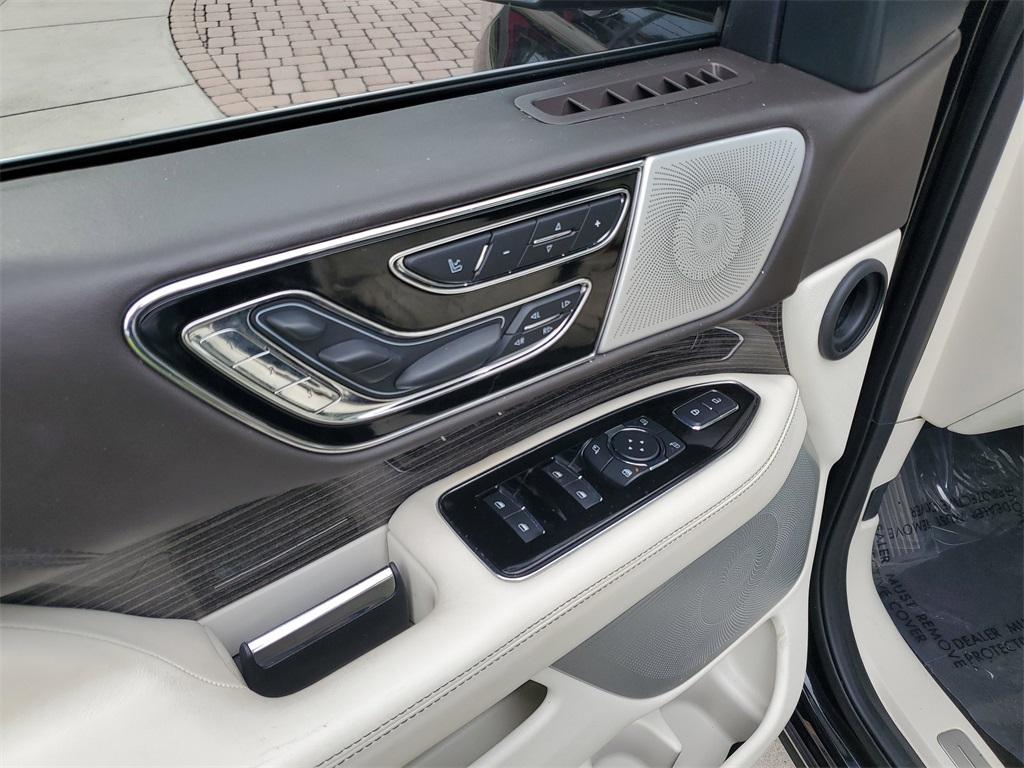 used 2021 Lincoln Navigator car, priced at $49,999
