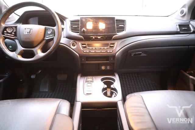 used 2022 Honda Pilot car, priced at $25,998