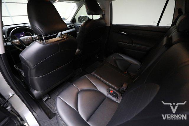 used 2023 Toyota Highlander car, priced at $32,999