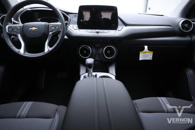 new 2025 Chevrolet Blazer car, priced at $29,996