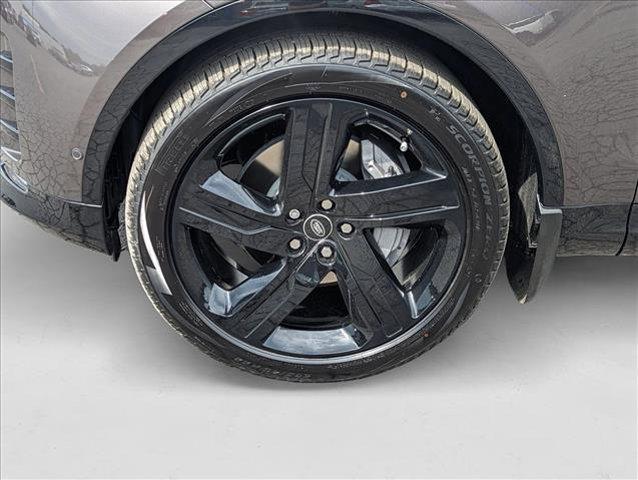 new 2025 Land Rover Discovery car, priced at $73,353