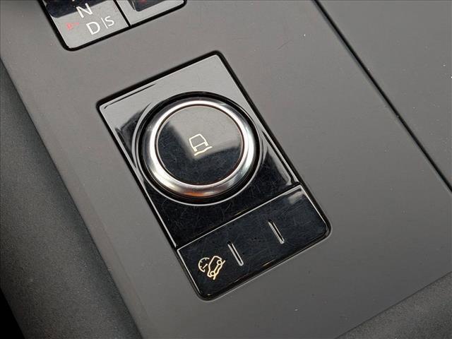 new 2024 Land Rover Discovery car, priced at $46,742