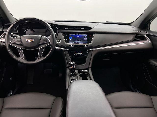 used 2025 Cadillac XT5 car, priced at $36,387