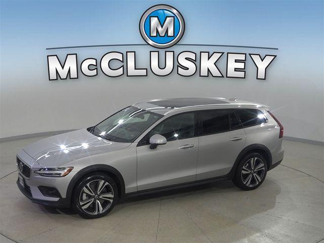 used 2025 Volvo V60 Cross Country car, priced at $40,387