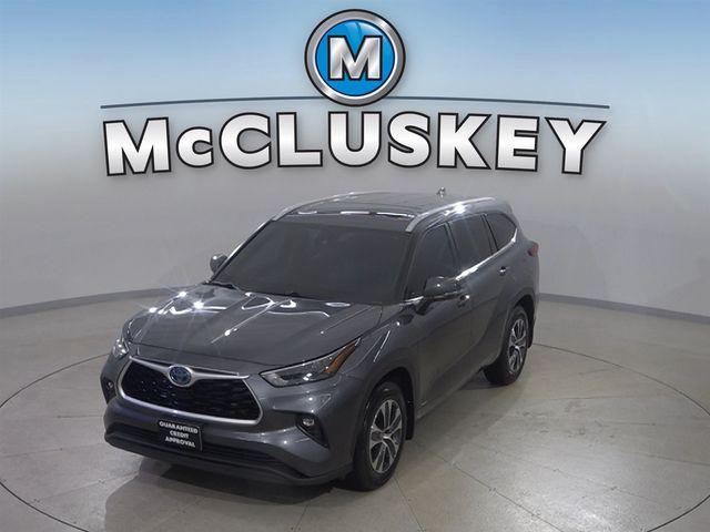 used 2023 Toyota Highlander Hybrid car, priced at $36,890
