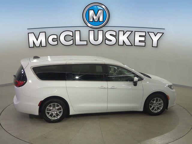 used 2023 Chrysler Pacifica car, priced at $29,387