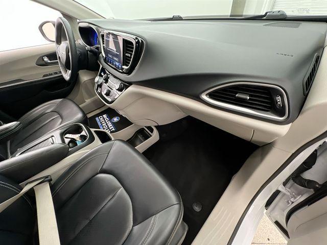 used 2023 Chrysler Pacifica car, priced at $29,387