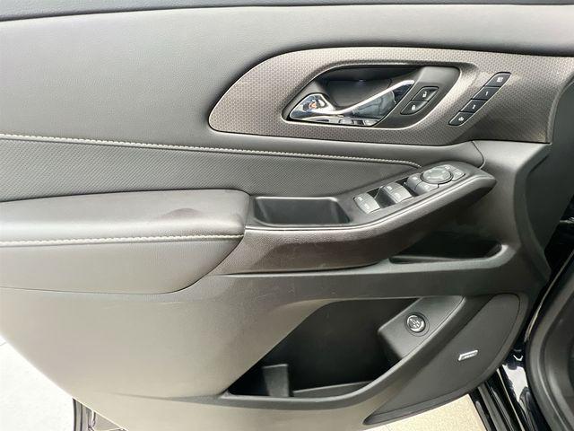 used 2023 Chevrolet Traverse car, priced at $45,387