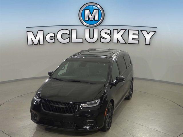 used 2025 Chrysler Pacifica car, priced at $47,387