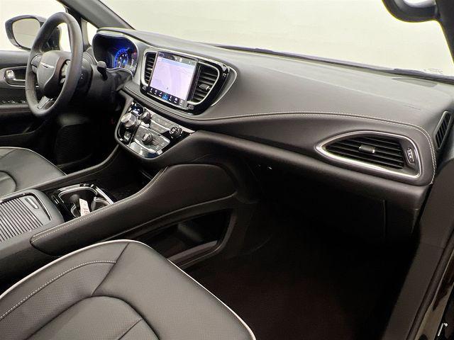 used 2025 Chrysler Pacifica car, priced at $47,387