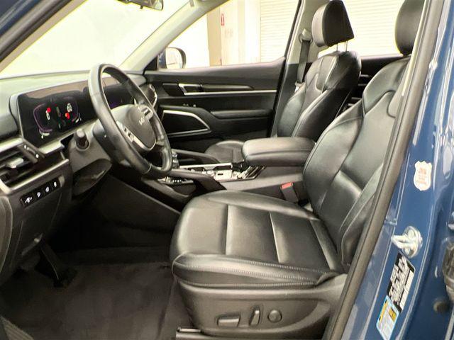 used 2025 Kia Telluride car, priced at $37,387
