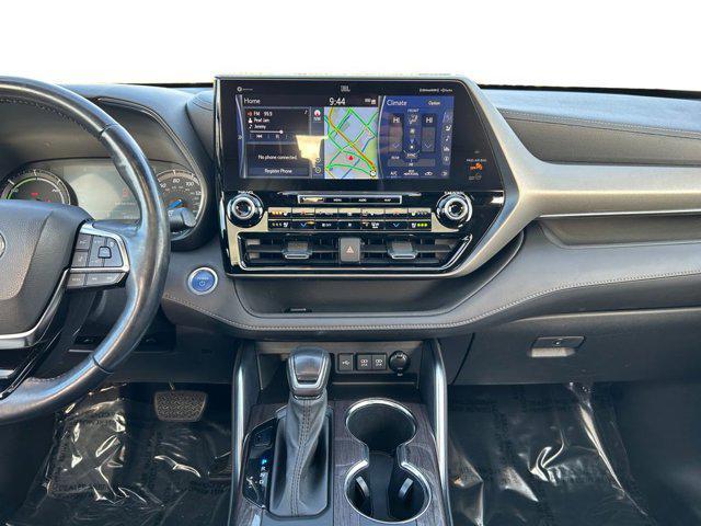 used 2021 Toyota Highlander Hybrid car, priced at $36,999
