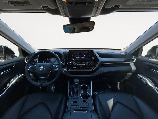 used 2022 Toyota Highlander car, priced at $34,888
