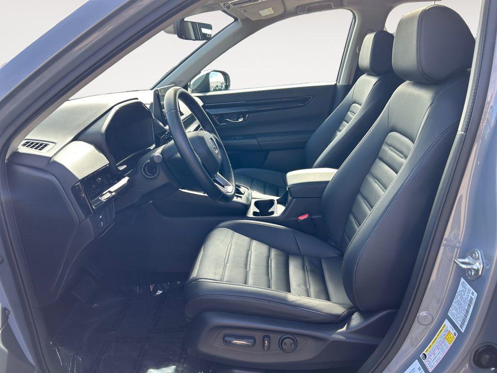 used 2025 Honda CR-V car, priced at $37,289
