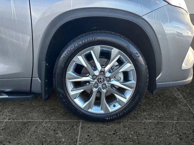 used 2025 Toyota Highlander car, priced at $51,989