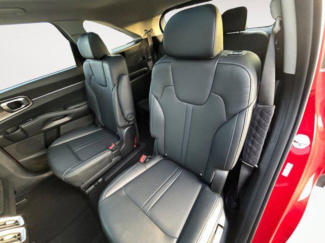 used 2023 Kia Sorento Hybrid car, priced at $29,754