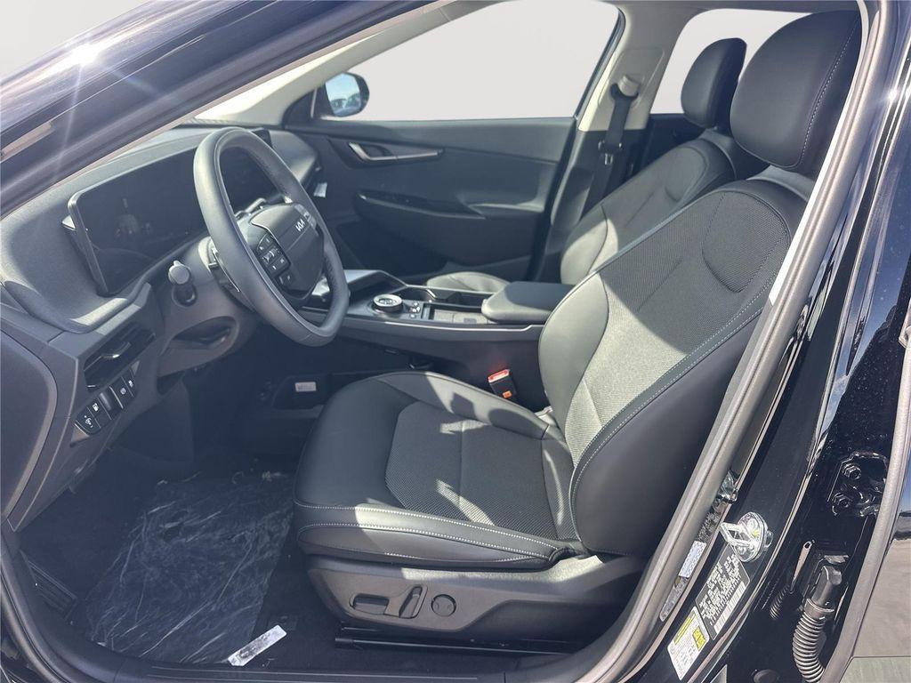 new 2025 Kia EV6 car, priced at $47,860