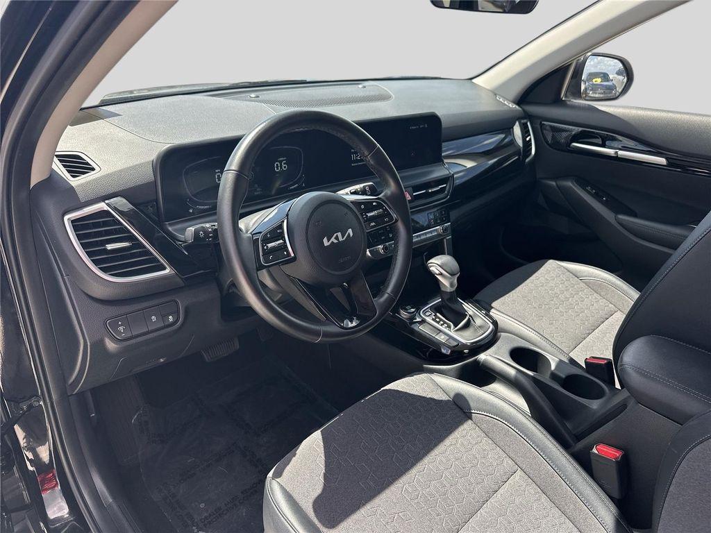 used 2025 Kia Seltos car, priced at $23,714