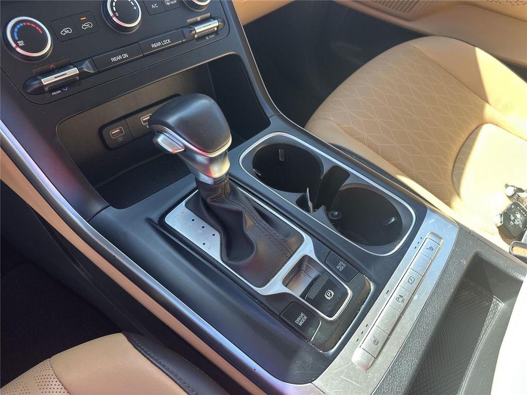 used 2024 Kia Carnival car, priced at $31,685