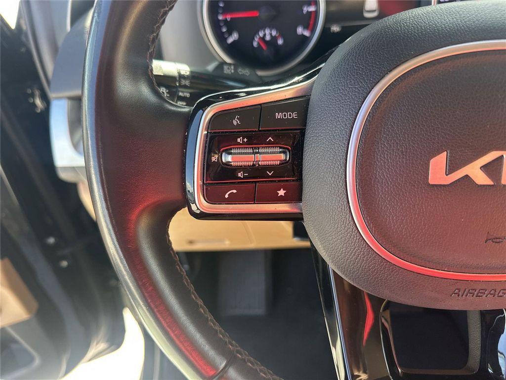 used 2024 Kia Carnival car, priced at $31,685