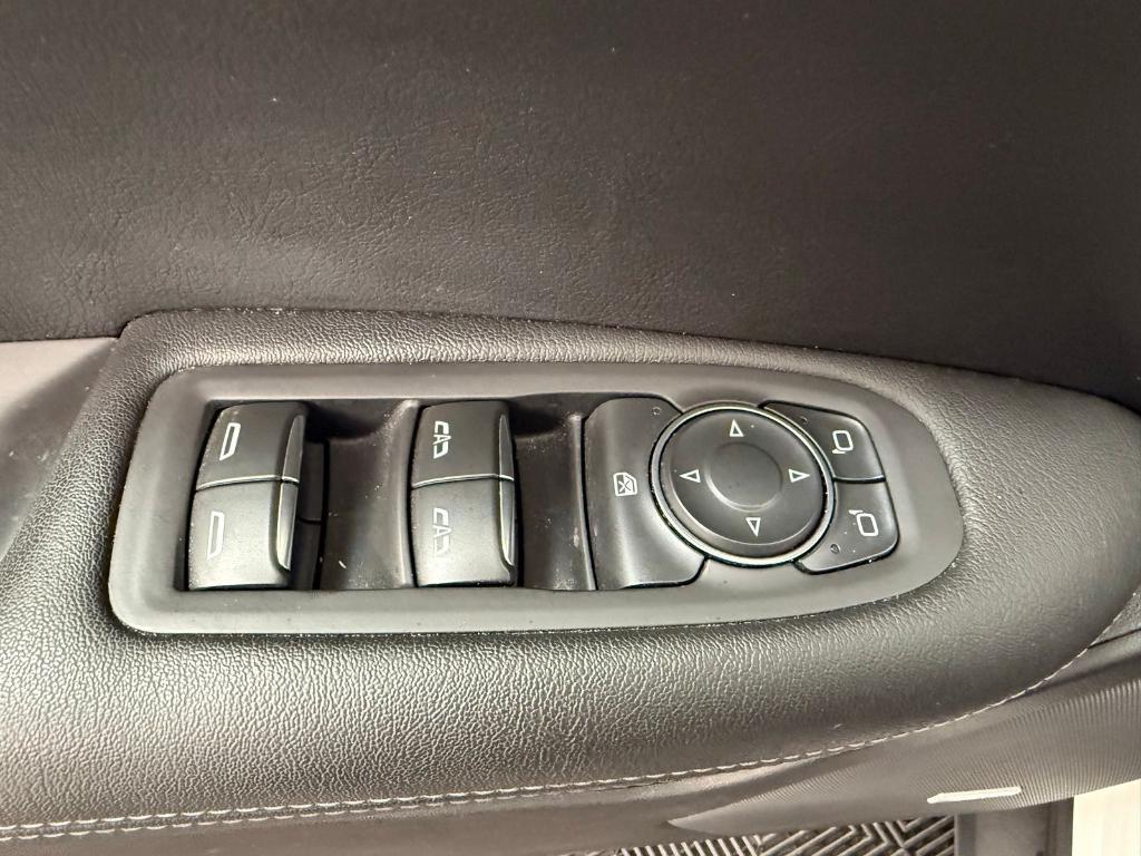 used 2021 Cadillac XT5 car, priced at $20,998