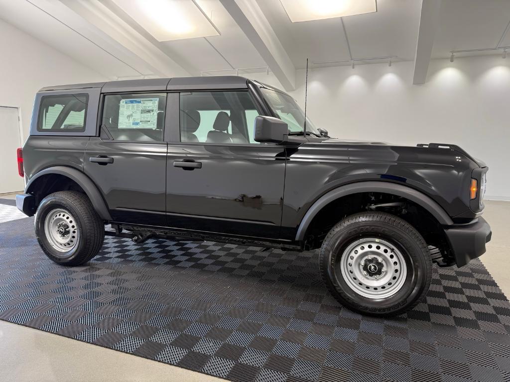 new 2025 Ford Bronco car, priced at $40,076