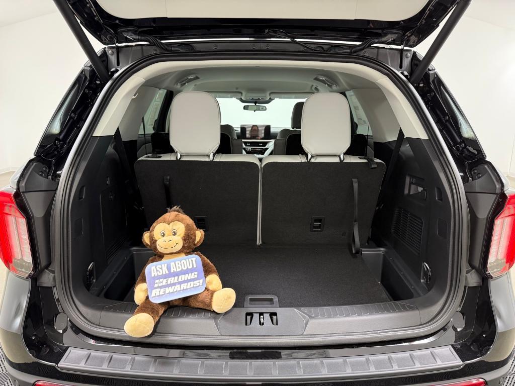 new 2025 Ford Explorer car, priced at $40,086